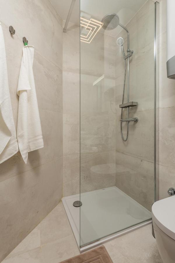 Luxury City Center Apartment -50M To The Sea 오파티아 외부 사진